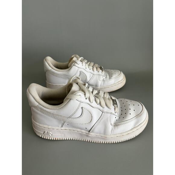 Nike Air Youth Size 6 White Leather Big Kids - Picture 4 of 5